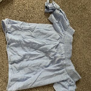 Kendall and Kylie off the shoulder